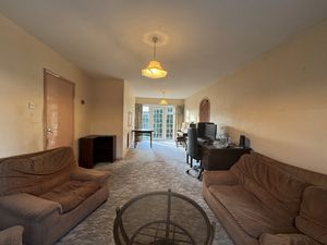 LOUNGE/DINER- click for photo gallery